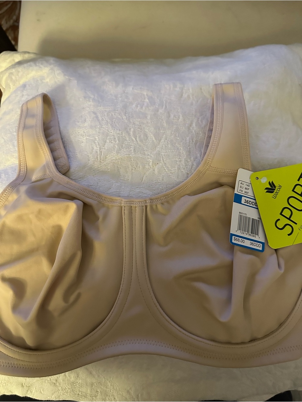 New with Tags Wacoal Beige Nude Supportive Sports Bra